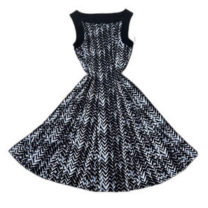 Perceptions New York Dress Women’s MBlack White Floral Sleeveless Pleated A Line